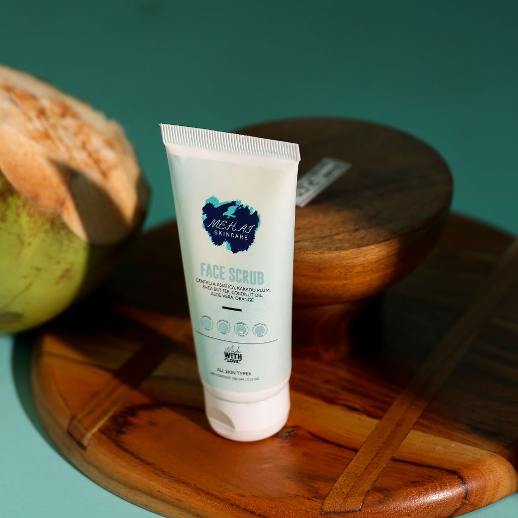 Glow Essence Brightening Face Scrub with Centella & Kakadu Plum